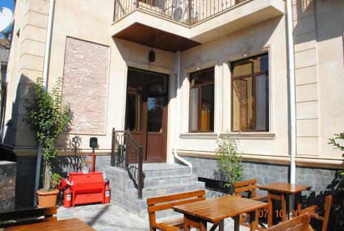 Yaffle Inn Shaki Boutique Hotel