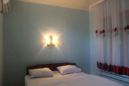 Canal Hostel