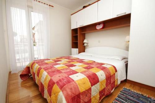Apartments With A Parking Space Novigrad - 7049
