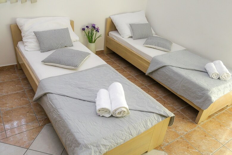 Lucky Luke Pool Apartments
