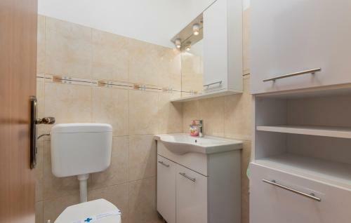 Two Bedroom Apartment Legovic With Garden