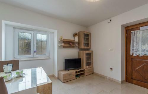Two Bedroom Apartment Legovic With Garden