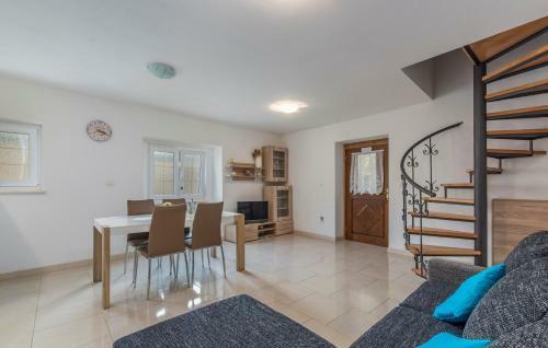 Two Bedroom Apartment Legovic With Garden