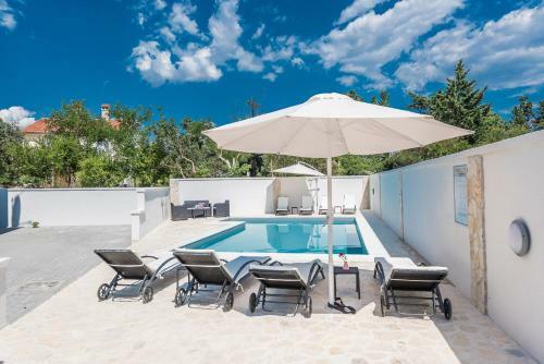 Villa Star 6 Luxury Apartment With A Pool