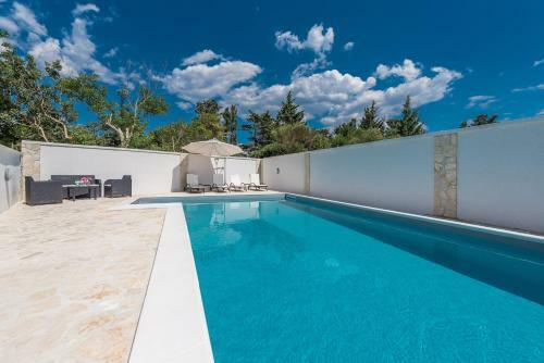 Villa Star 6 Luxury Apartment With A Pool