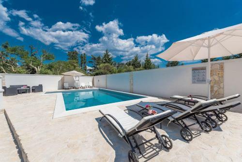 Villa Star 6 Luxury Apartment With A Pool