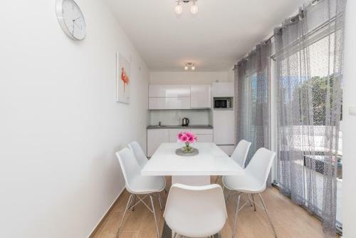 Villa Star 6 Luxury Apartment With A Pool