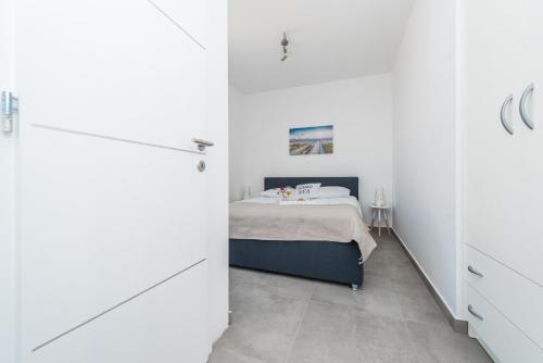 Adris, Modern & Spacious Apartment For 6