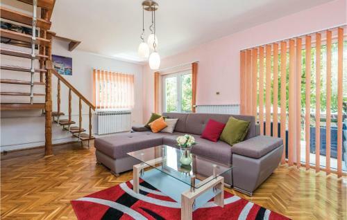 Three-bedroom Holiday Home In Ogulin