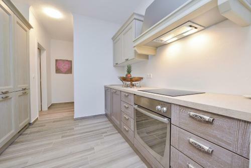 Apartments Tisno