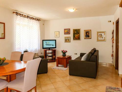 Holiday Home Marko (omi504)