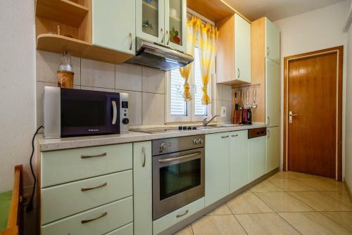 Apartment Nemira 15727d