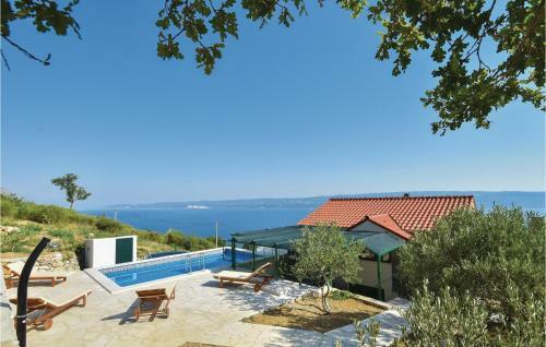 Two-bedroom Holiday Home In Omis