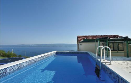 Two-bedroom Holiday Home In Omis
