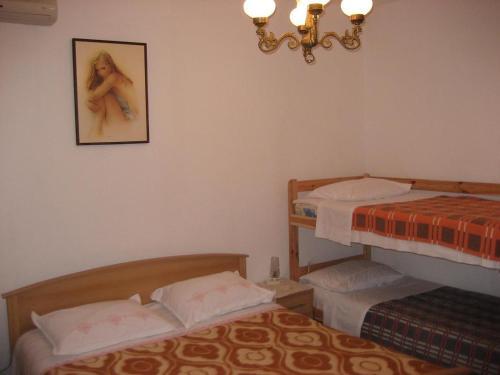 Apartments By The Sea Stanici (omis) - 12366