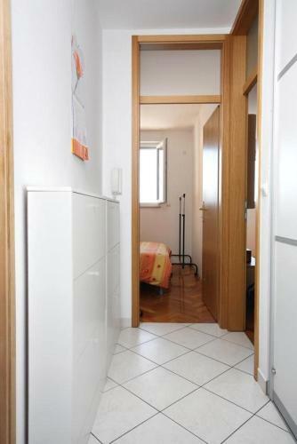Apartments By The Sea Omis - 6073