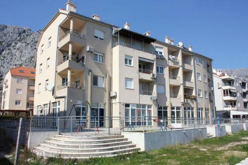 Apartments By The Sea Omis - 6073