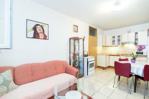 Apartment Marija Omis