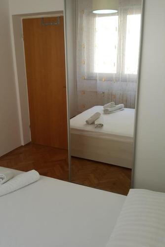 Apartments With A Parking Space Omis - 14625