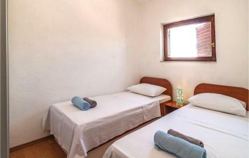 Six-bedroom Holiday Home In Omis