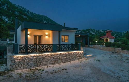 Three-bedroom Holiday Home In Seoca