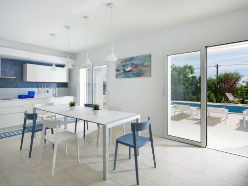 Exqusite Villa In Stanisovi With Swimming Pool