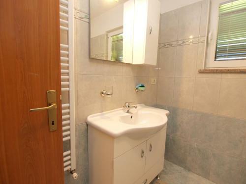 Apartments Sumber 1094