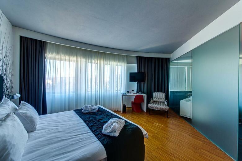 Sarroglia Hotel