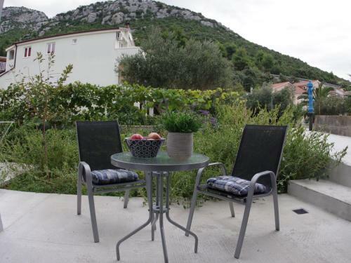 Spacious Apartment In Klek With Private Terrace