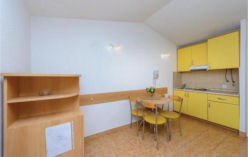 Holiday Home Klek 401