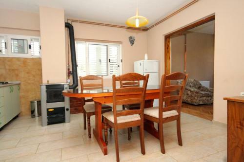 Hostal Apartments And Rooms With Parking Space Mrljane, Pasman - 299