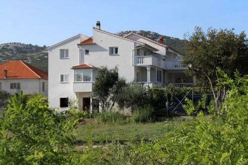 Hostal Apartments And Rooms With Parking Space Mrljane, Pasman - 299