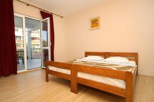 Hostal Apartments And Rooms With Parking Space Mrljane, Pasman - 299