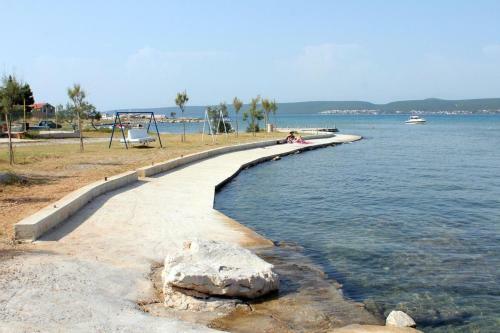 Hostal Apartments And Rooms With Parking Space Mrljane, Pasman - 299