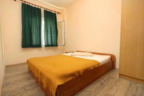 Hostal Apartments And Rooms With Parking Space Mrljane, Pasman - 299