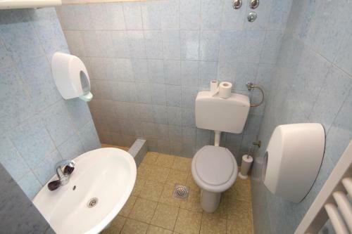 Hostal Apartments And Rooms With Parking Space Mrljane, Pasman - 299