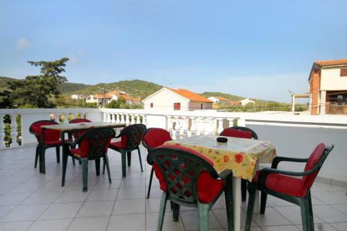 Hostal Apartments And Rooms With Parking Space Mrljane, Pasman - 299