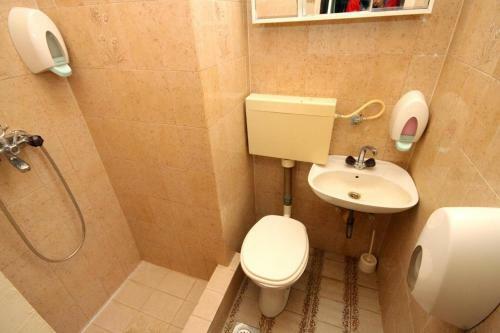 Hostal Apartments And Rooms With Parking Space Mrljane, Pasman - 299