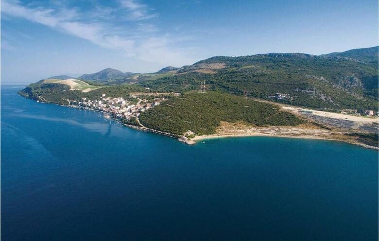 One-bedroom Apartment In Komarna