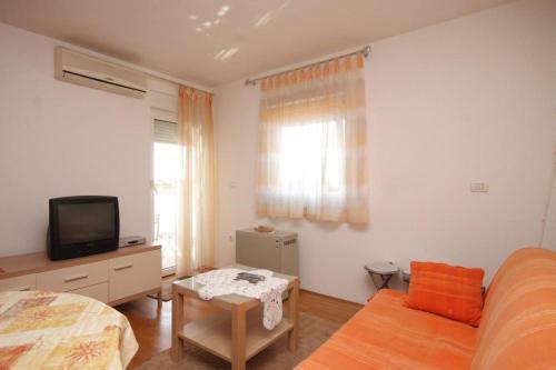 Apartments With A Parking Space Valbandon, Fazana - 7269