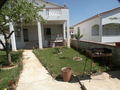 Apartments With A Parking Space Valbandon, Fazana - 2310