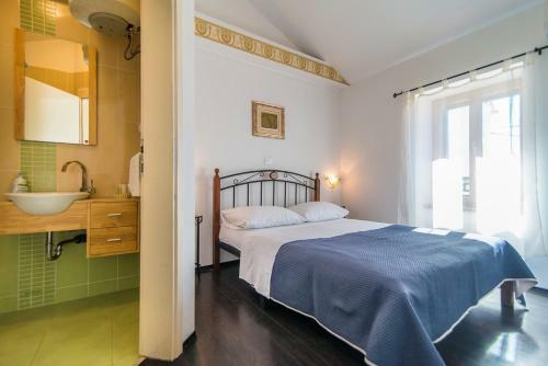 Charming Stone House With Fenced Yard - Casa Dina Valbandon