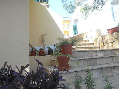 Apartments Dunja Hvar