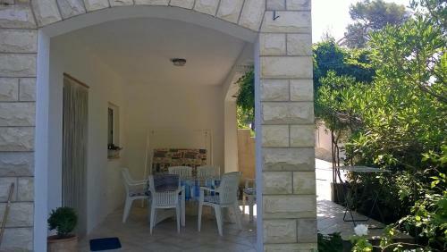 Apartments With A Parking Space Ivan Dolac, Hvar - 15784