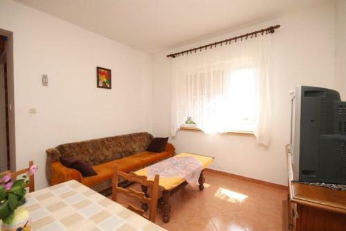 Apartment Kukljica 8237b