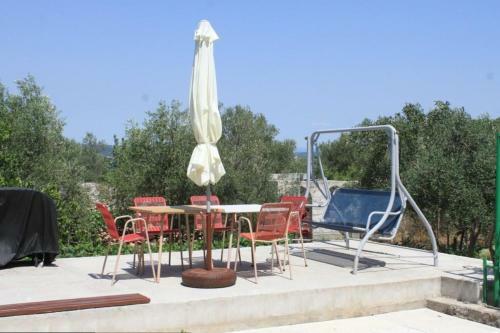 Apartment Kukljica 8237b