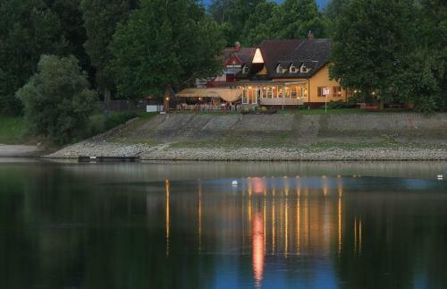Hostal Vizafog� Panzi� �s �tterem