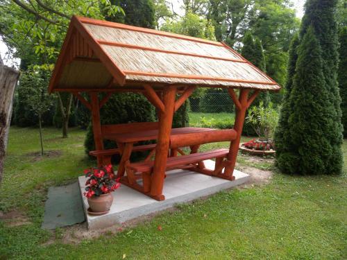 Apartment In Balatonbereny 18127