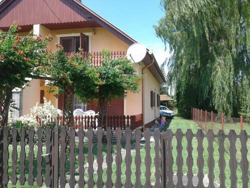 Balatonfenyves -als�