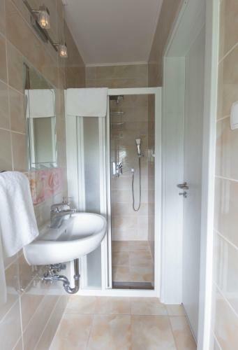 T�part Apartman And Home